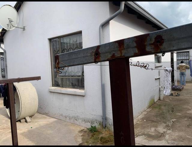 8 BEDROOM HOUSE FOR SALE IN BIRCH ACRES